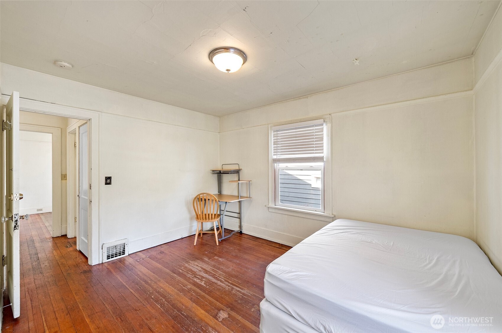 5016 7th Ave NE Seattle WA 98105