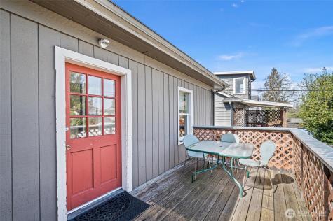 5016 7th Ave NE Seattle WA 98105