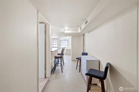 5016 7th Ave NE Seattle WA 98105