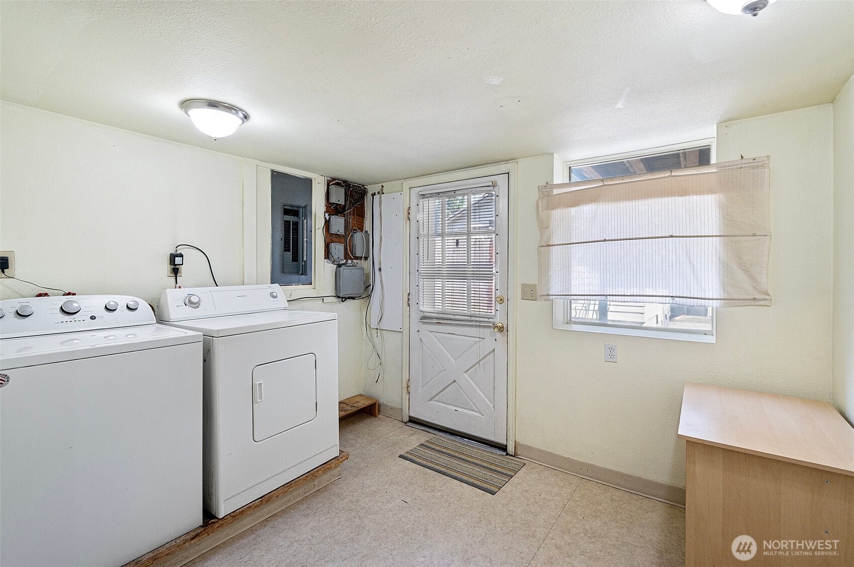5016 7th Ave NE Seattle WA 98105
