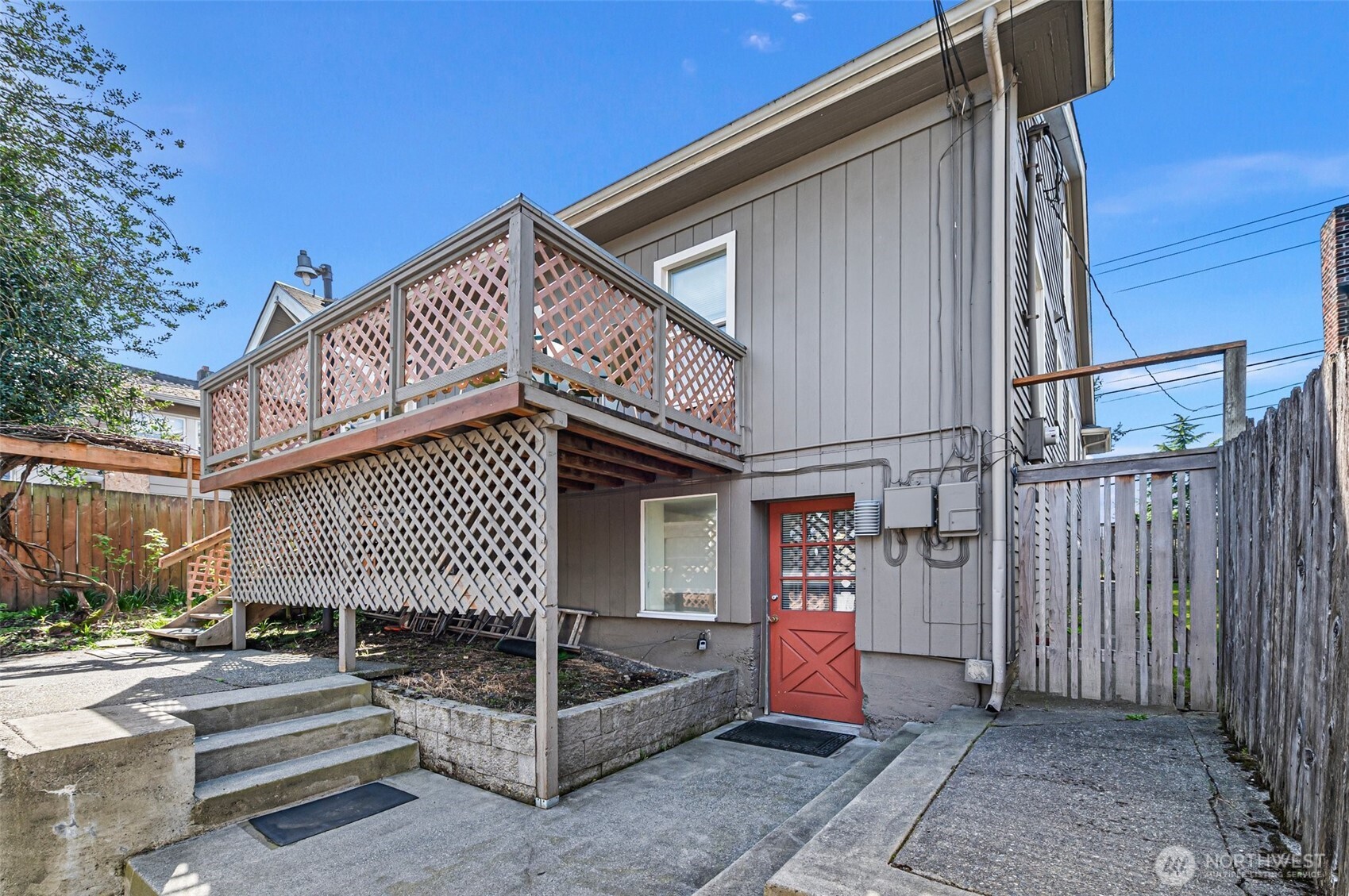 5016 7th Ave NE Seattle WA 98105