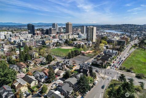 5016 7th Ave NE Seattle WA 98105