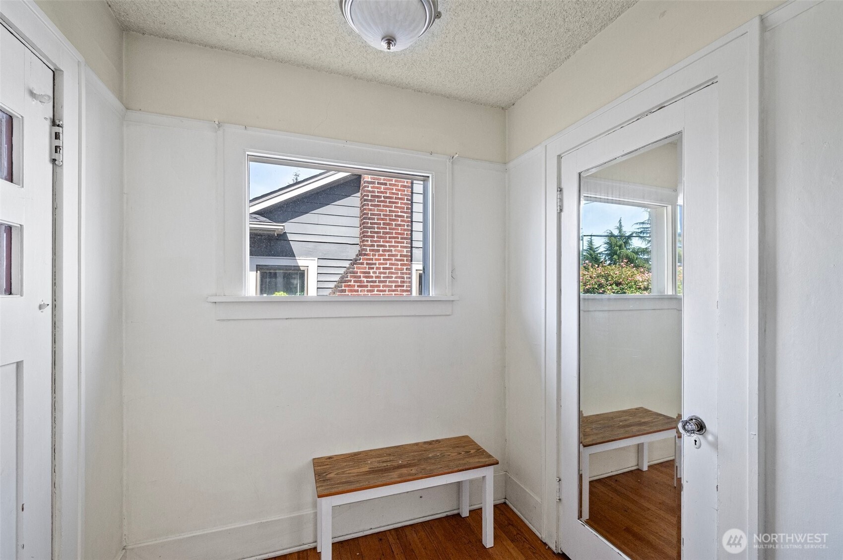 5016 7th Ave NE Seattle WA 98105
