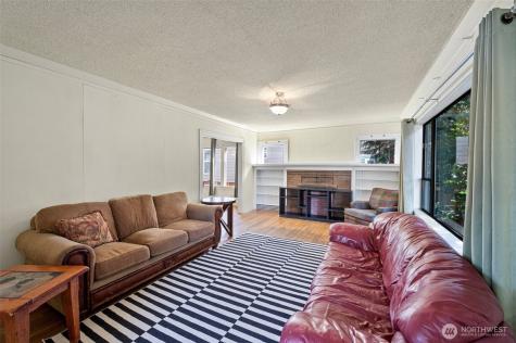 5016 7th Ave NE Seattle WA 98105