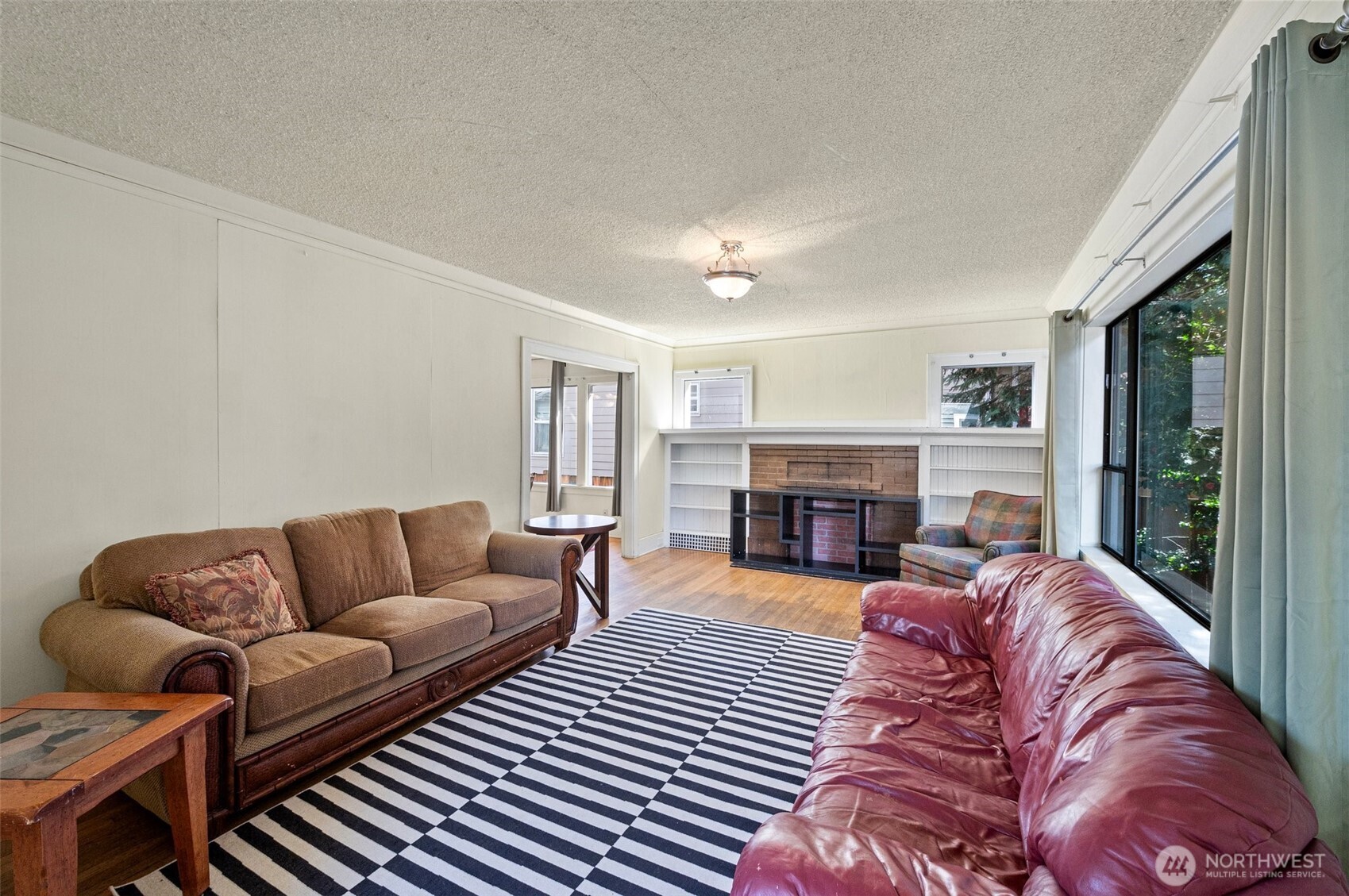 5016 7th Ave NE Seattle WA 98105