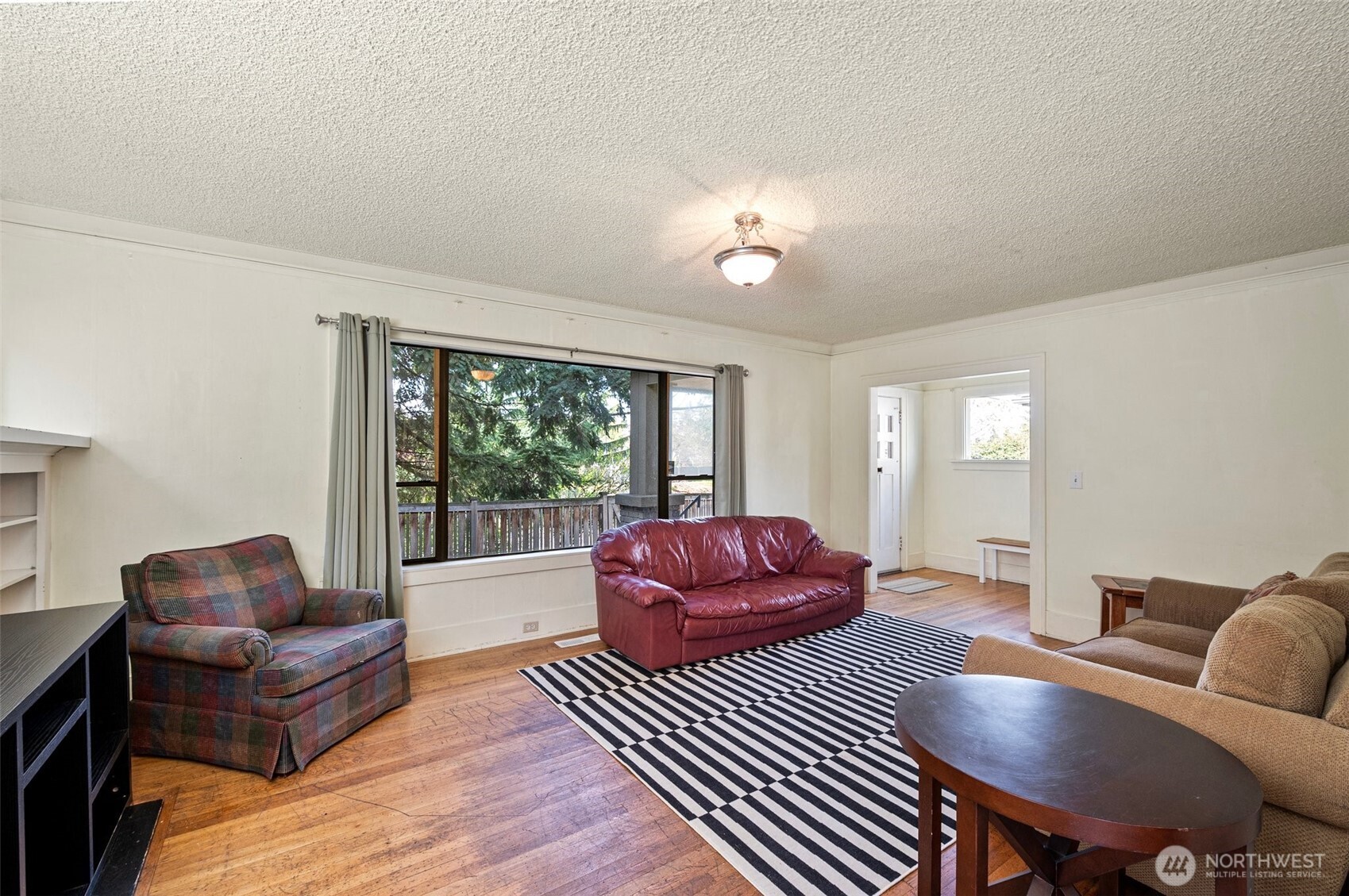 5016 7th Ave NE Seattle WA 98105