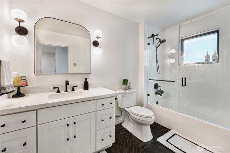 4224 NE 124th Street Seattle WA 98125