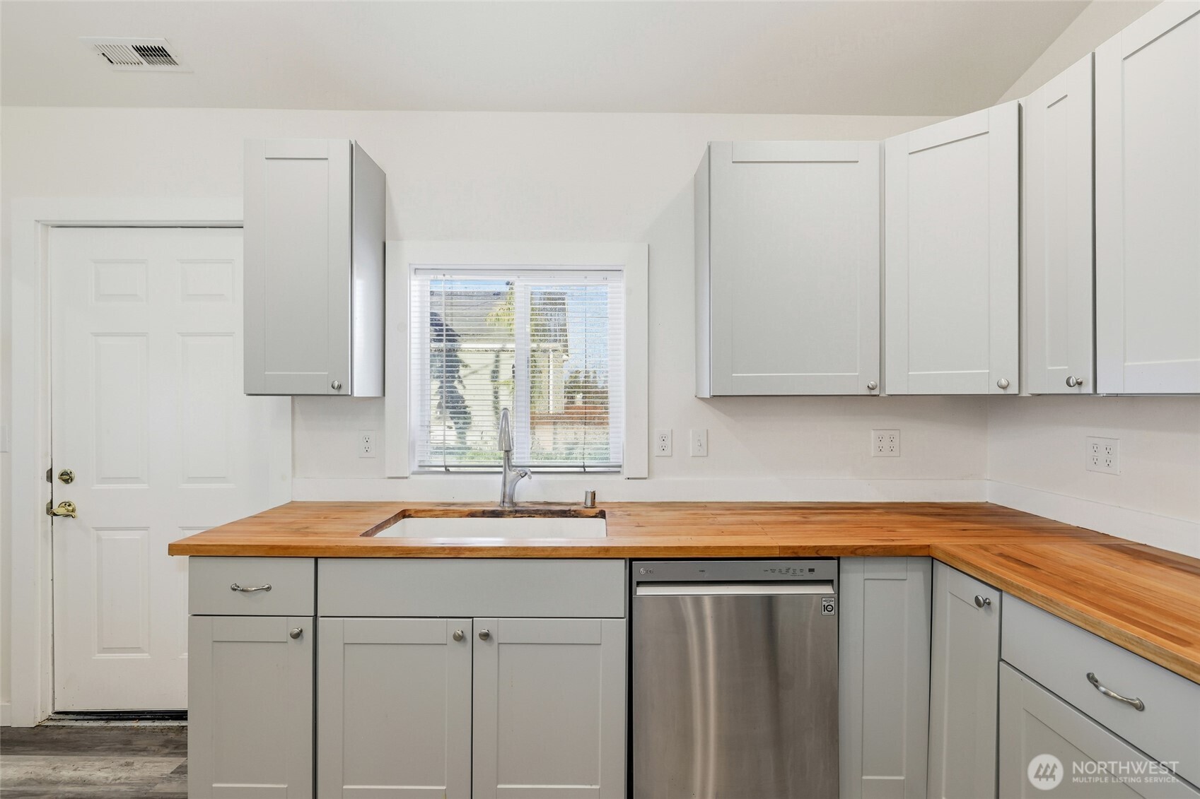 856 NW Folsom Street Chehalis WA 98532