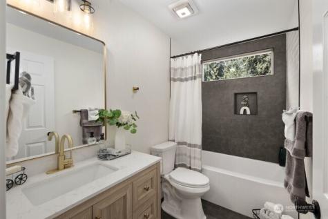 15717 97th Avenue Ct E Puyallup WA 98375