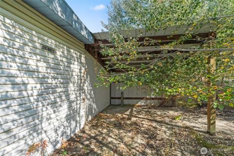 701 Silver Crown Avenue Northport WA 99157