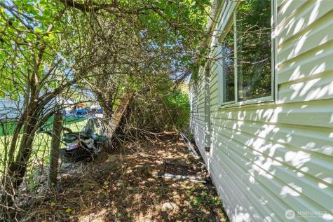 701 Silver Crown Avenue Northport WA 99157