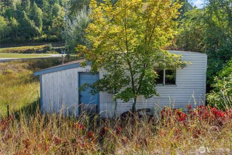 701 Silver Crown Avenue Northport WA 99157