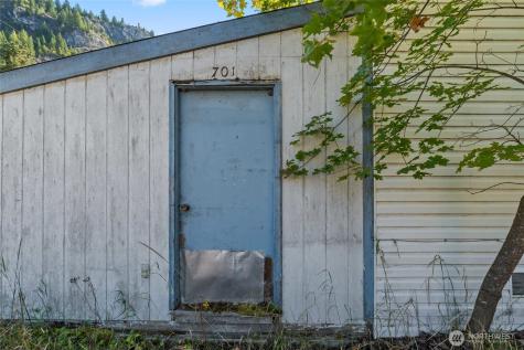 701 Silver Crown Avenue Northport WA 99157