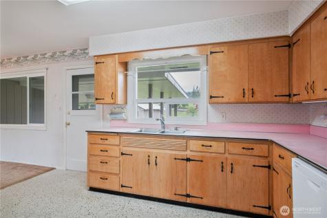 933 S Nevada Drive Longview WA 98632