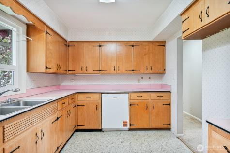 933 S Nevada Drive Longview WA 98632