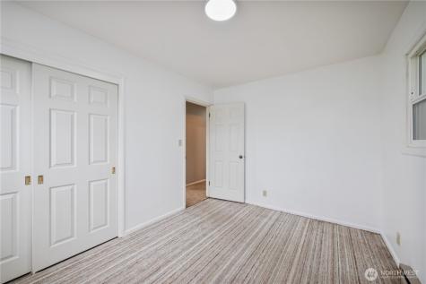 933 S Nevada Drive Longview WA 98632