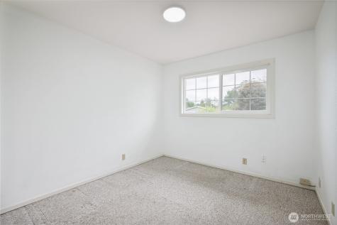 933 S Nevada Drive Longview WA 98632