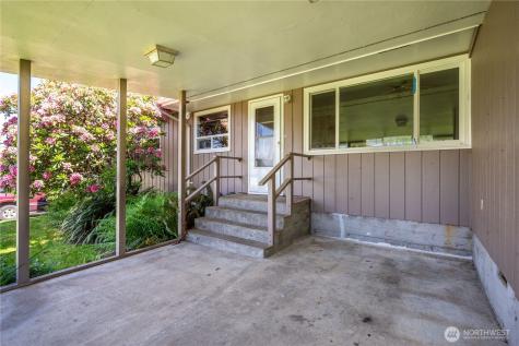 933 S Nevada Drive Longview WA 98632