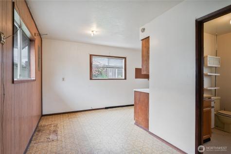933 S Nevada Drive Longview WA 98632