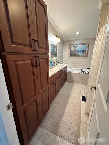 31305 SE 202nd Avenue Kent WA 98042