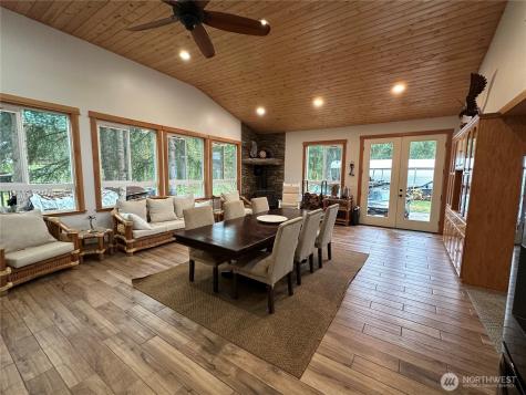 31305 SE 202nd Avenue Kent WA 98042