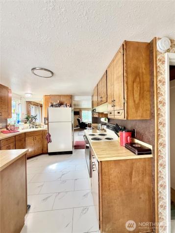 213 Bartlett Avenue E Omak WA 98841