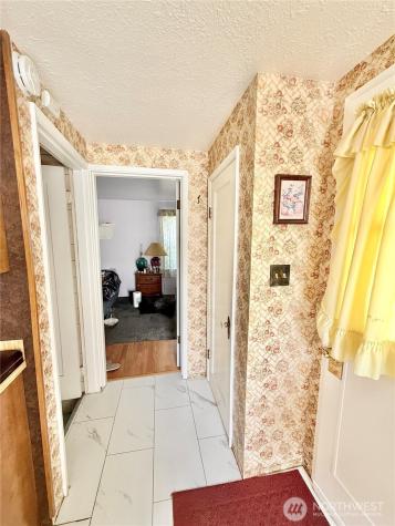 213 Bartlett Avenue E Omak WA 98841