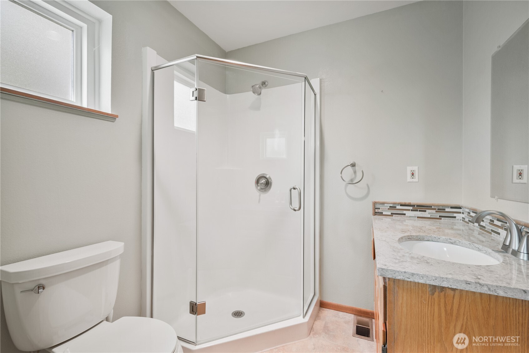 240 St. James Place Longview WA 98632