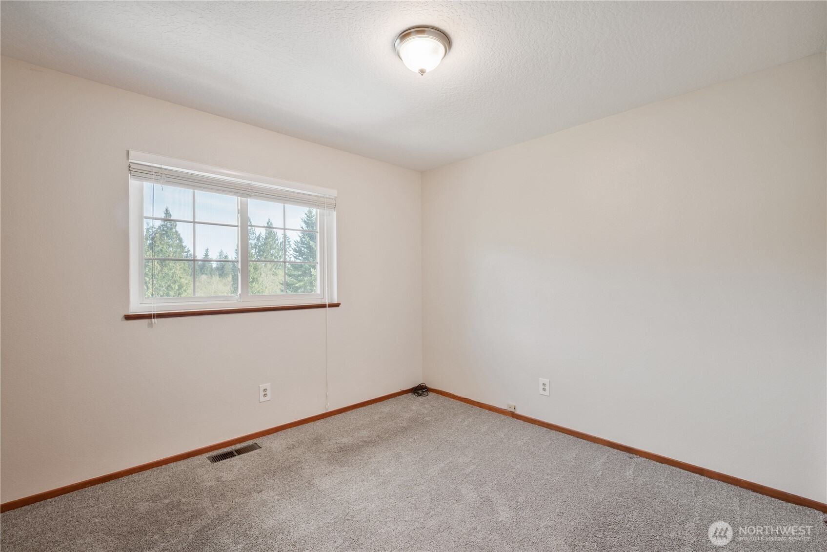 240 St. James Place Longview WA 98632