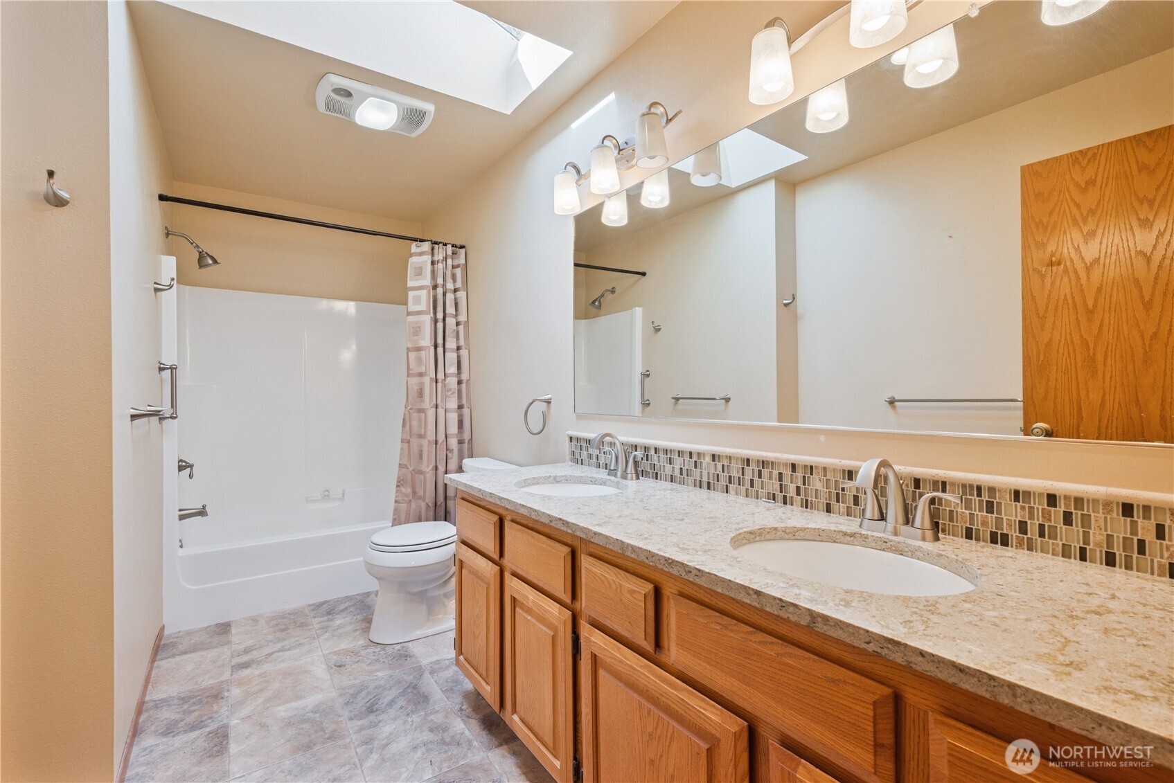 240 St. James Place Longview WA 98632