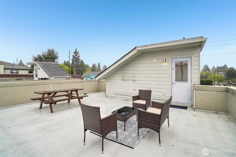 8297 5th Avenue NE Seattle WA 98115