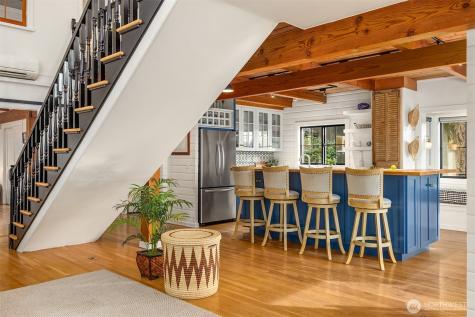 15451 Harvey Road NE Bainbridge Island WA 98110