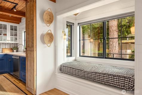 15451 Harvey Road NE Bainbridge Island WA 98110