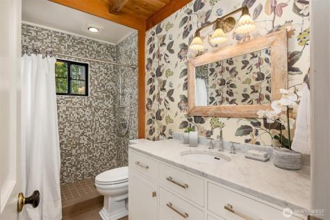 15451 Harvey Road NE Bainbridge Island WA 98110
