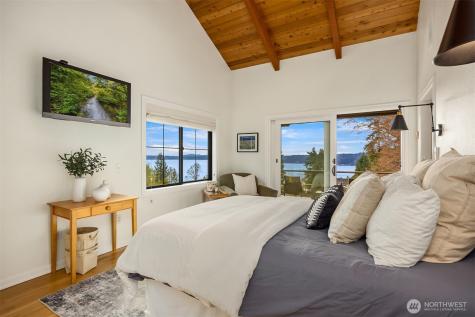 15451 Harvey Road NE Bainbridge Island WA 98110
