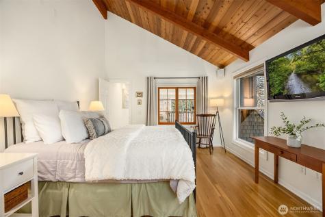 15451 Harvey Road NE Bainbridge Island WA 98110