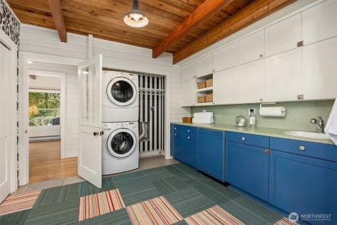 15451 Harvey Road NE Bainbridge Island WA 98110
