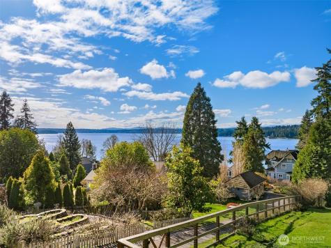 15451 Harvey Road NE Bainbridge Island WA 98110