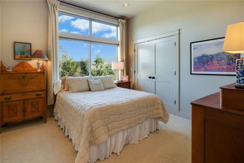 22843 Tranquility Place NE Kingston WA 98346