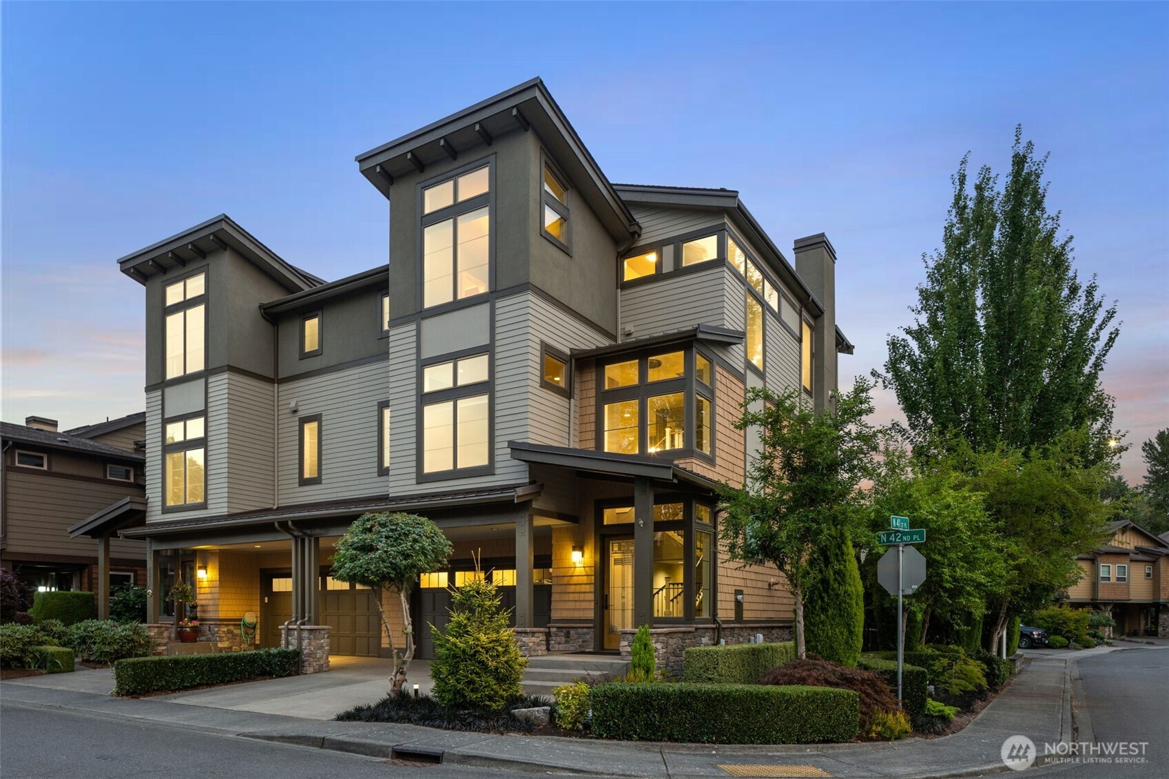1211 N 42nd Place Renton WA 98056