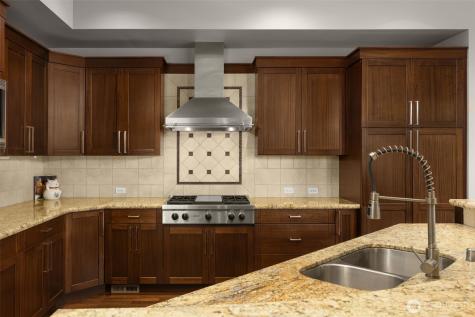 1211 N 42nd Place Renton WA 98056