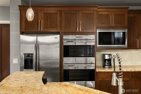 1211 N 42nd Place Renton WA 98056