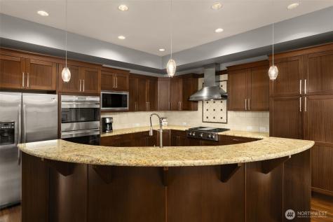 1211 N 42nd Place Renton WA 98056