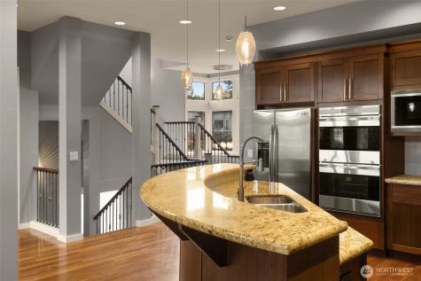 1211 N 42nd Place Renton WA 98056
