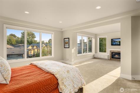 1211 N 42nd Place Renton WA 98056