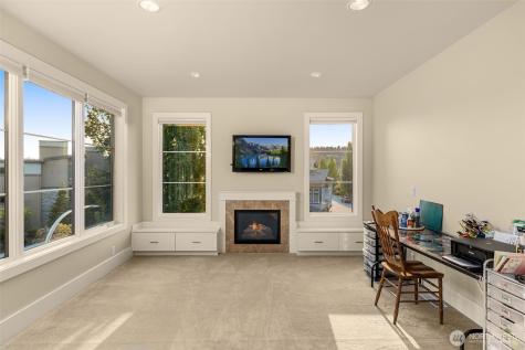 1211 N 42nd Place Renton WA 98056