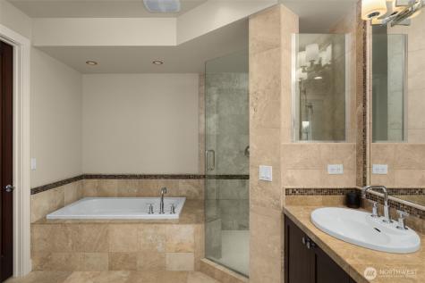 1211 N 42nd Place Renton WA 98056