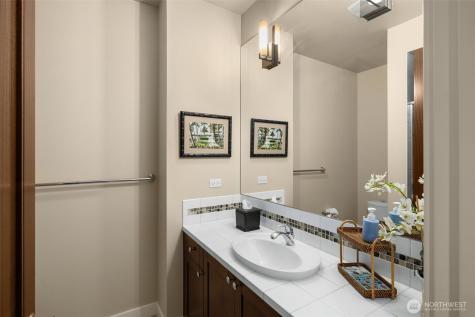 1211 N 42nd Place Renton WA 98056