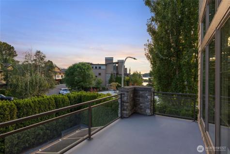 1211 N 42nd Place Renton WA 98056