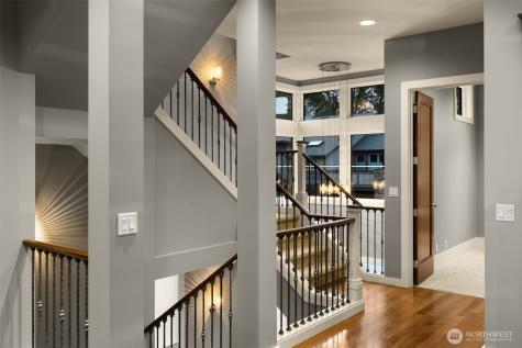 1211 N 42nd Place Renton WA 98056